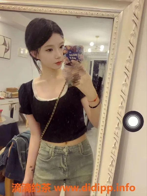 重庆楼凤-重庆南坪嫩妹西西，18岁165cm，夜课仅2500