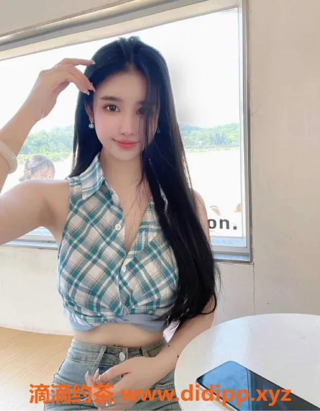 东莞楼凤资源信息,东莞秋月，水中潇洒8分小姐服务体验