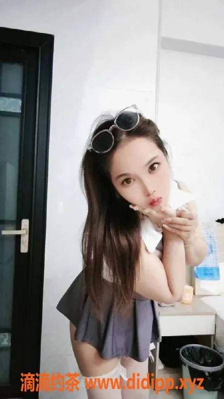 广州楼凤资源信息,白云飞飞，32岁制服风骚少妇，160cm，500元体验