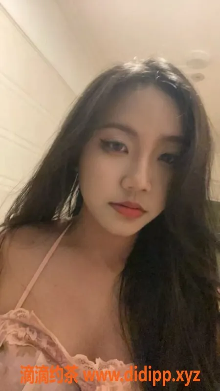 广州楼凤-荔湾豆豆，舌吻69p，688元起服务