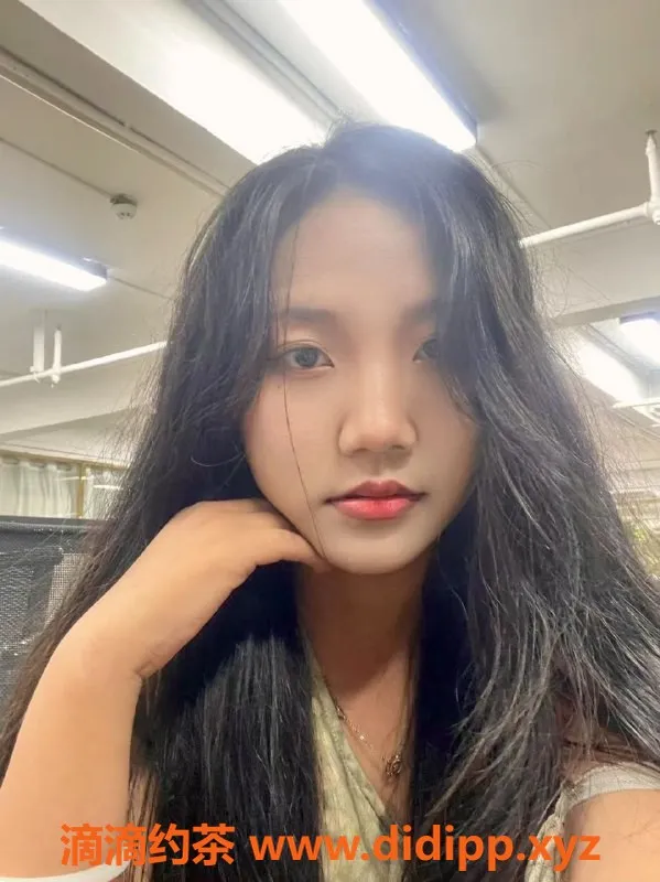 广州楼凤-荔湾豆豆，舌吻69p，688元起服务