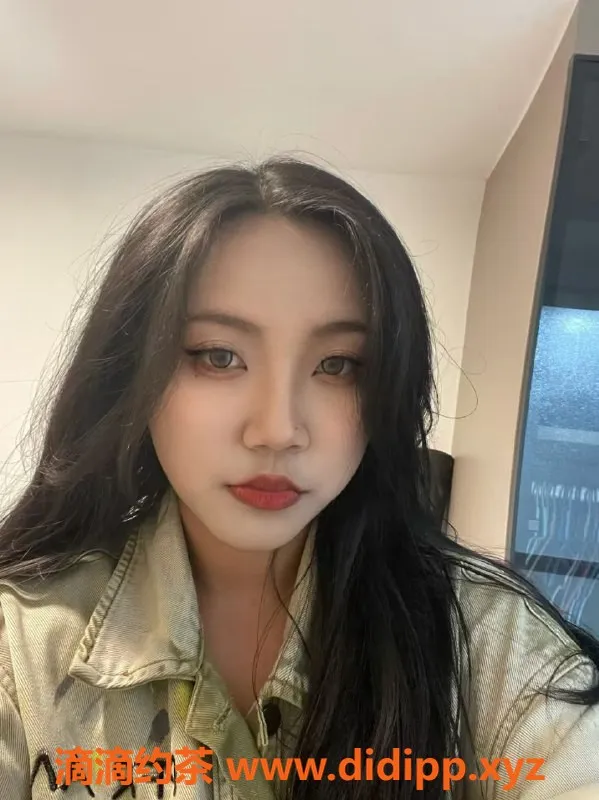 广州楼凤-荔湾豆豆，舌吻69p，688元起服务