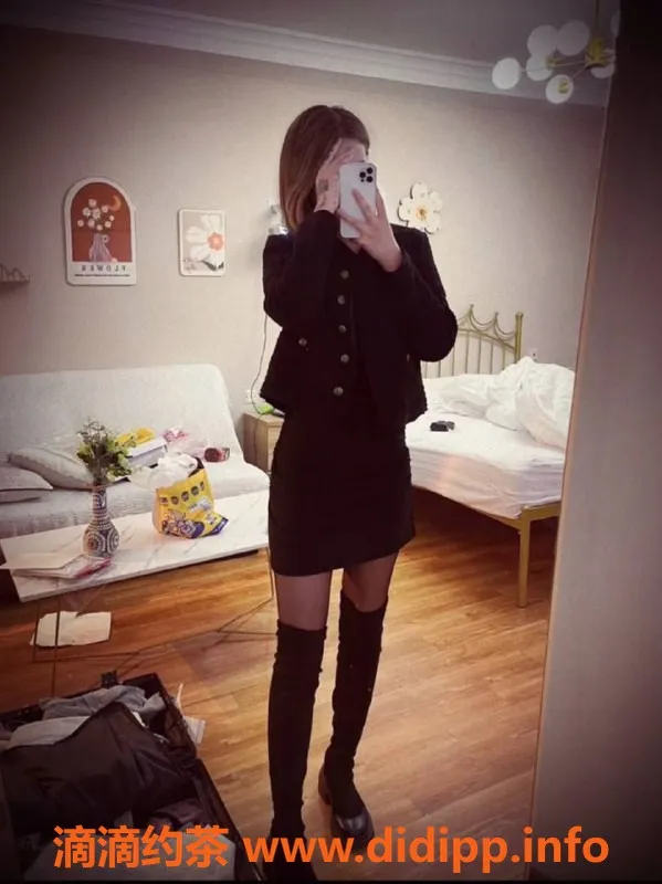 成都楼凤-青羊区柳雪，嫩妹车，课时费6p