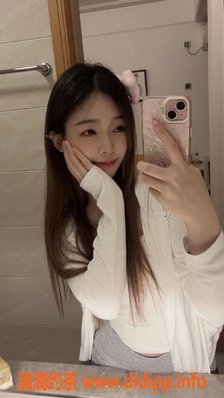 深圳楼凤-龙华小梦，1300元多种服务等你体验