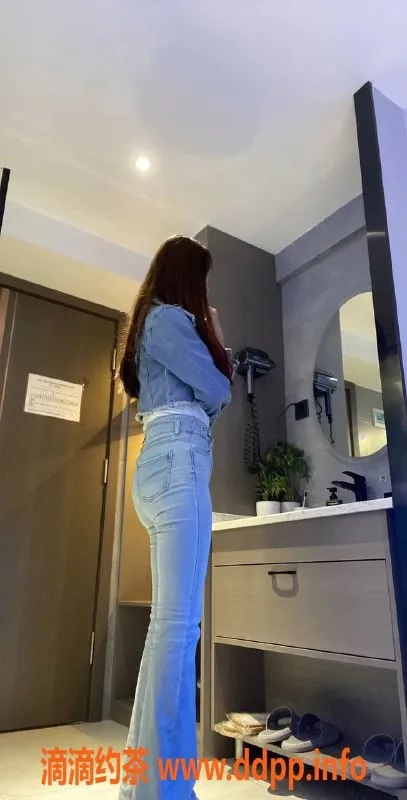 深圳楼凤-深圳龙华嫩妹芊芊，身高特长腿，900元起！