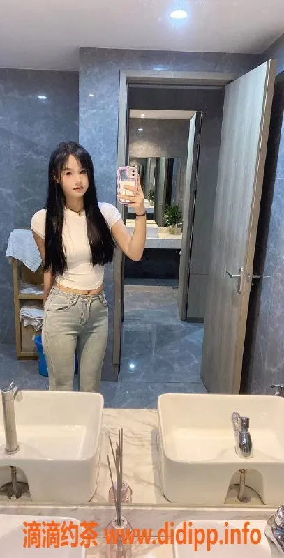 深圳楼凤-深圳龙华嫩妹芊芊，身高特长腿，900元起！