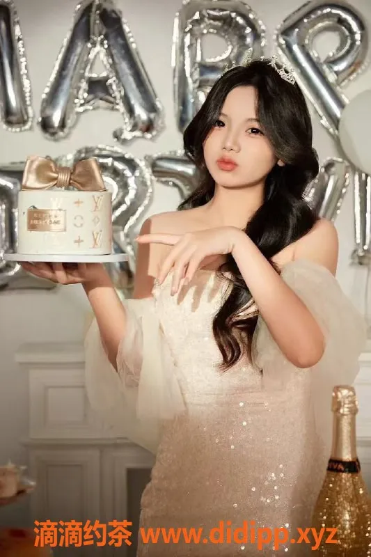 重庆楼凤-南坪柳岩22岁168cm C杯热情服务