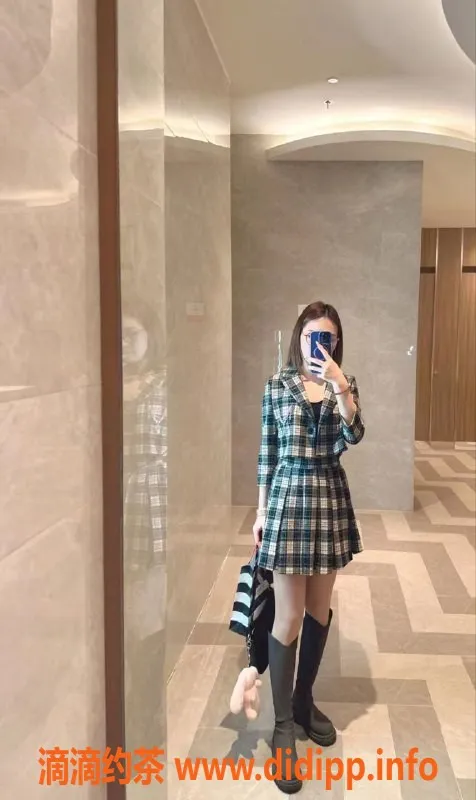 杭州楼凤-拱墅区文艺气质雯雯在校兼职妹妹