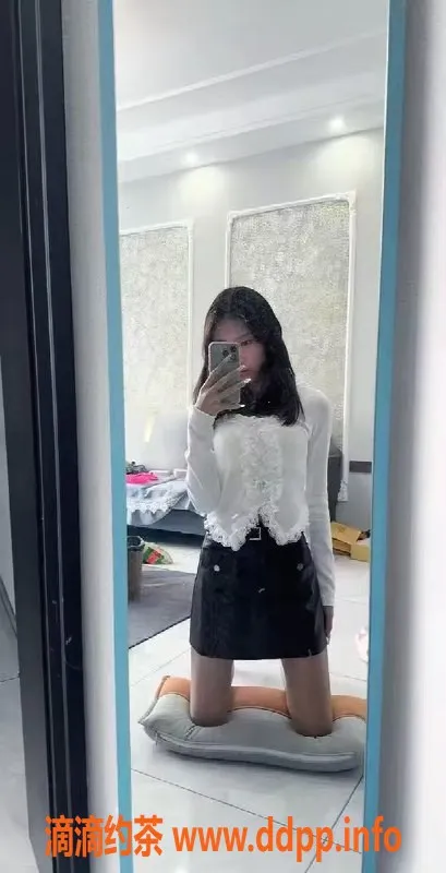 厦门楼凤-思明外图书城附近19岁嫩妹L❤️舌吻69