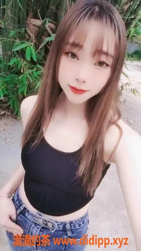 广州楼凤-天河甜美兼职笑笑，19岁，36D，价格实惠