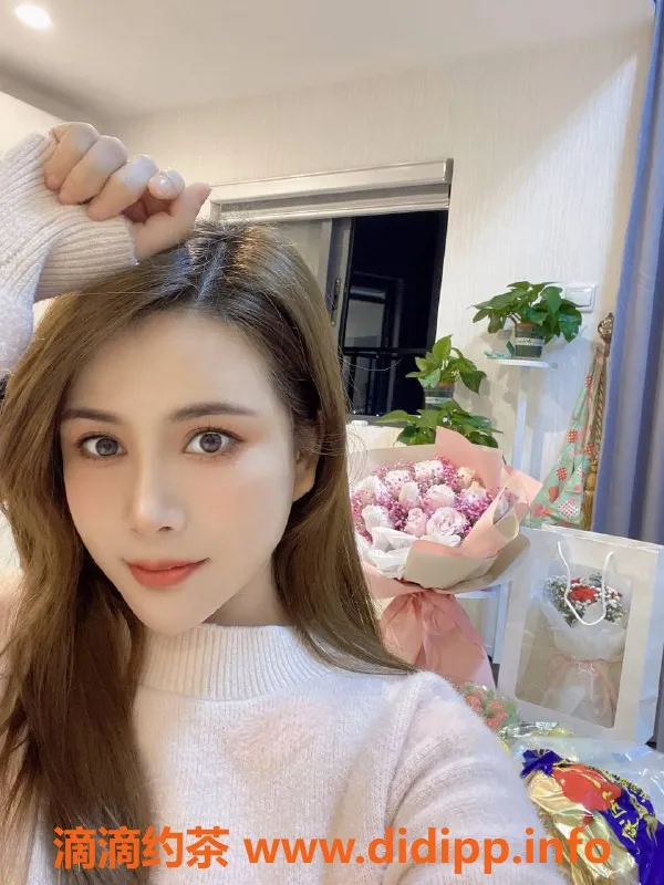 深圳楼凤-罗湖小娜，1200p起，舌吻、69全搞定