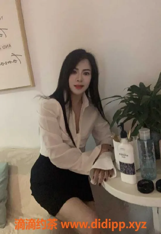 广州楼凤-广州白云少妇璐璐，30岁160cm，胸围36B，价位实惠