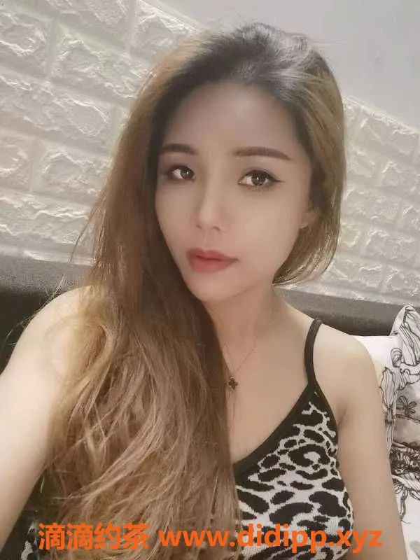 广州楼凤资源信息,白云小姐姐 160cm 46kg 25岁 广州楼凤