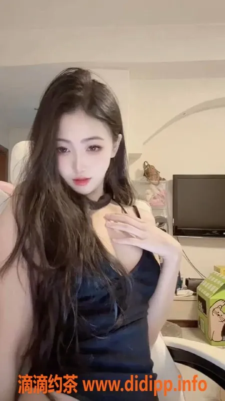 杭州楼凤-拱墅区21岁蓝颜，163身高36D诱惑等你来体验