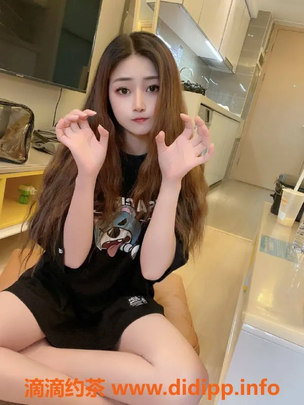 成都楼凤-高新区御姐馨怡，课时费6p，体验感满分！