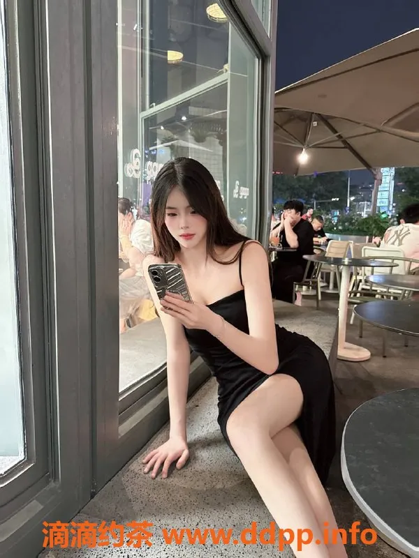 深圳楼凤资源信息,深圳龙华甜妹儿，长腿服务超赞，1200元起