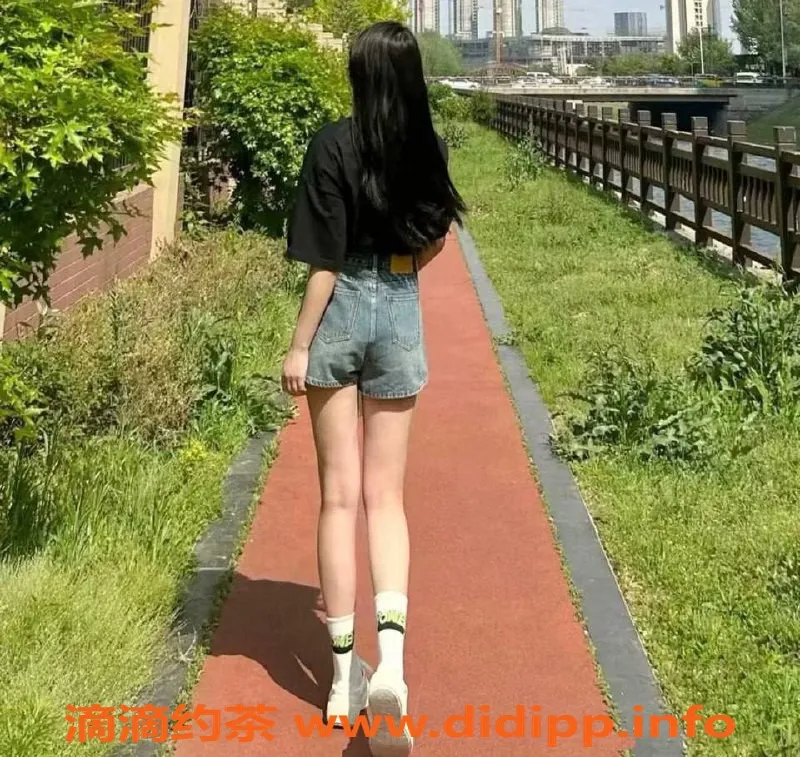 上海楼凤-浦东露露 颜值老师 1100P福利价限时抢购