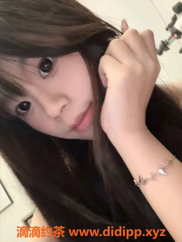 深圳楼凤-龙华嫩妹萱萱，撩人课费仅P800