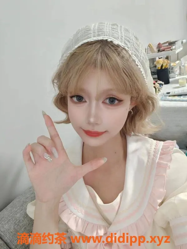 厦门spa会所-西西，18岁大学生，165cm超白皮，热情服务