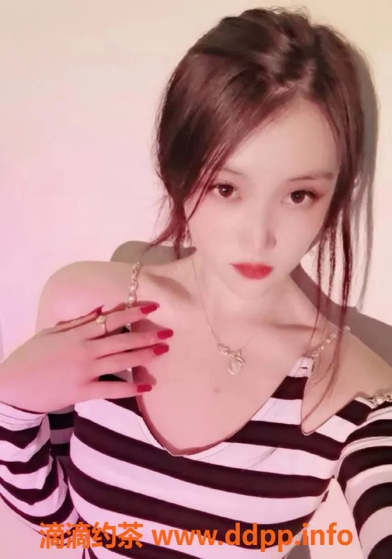 杭州楼凤-上城区小何老师 高颜值大长腿 纯天然35C