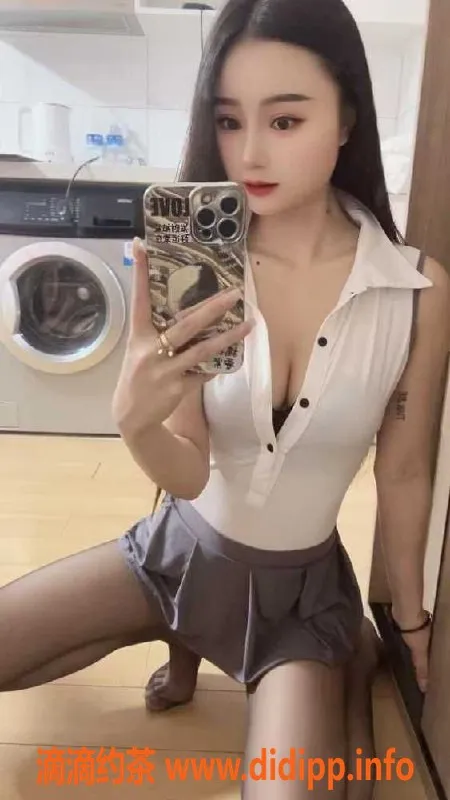 广州楼凤-天河甜美诗诗，21岁，身高165cm，价格500起