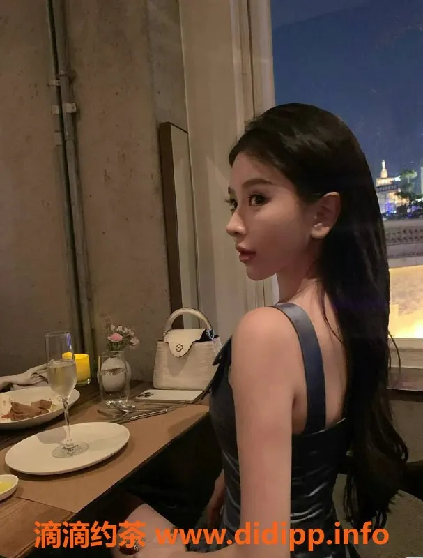 深圳楼凤-安琪：深圳南山，24岁，168cm，D罩杯魅力女神