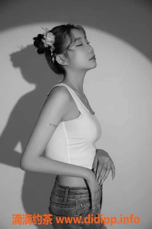 深圳楼凤资源信息,龙岗甜甜，898元一晚，视频验证安心服务