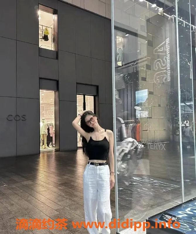 深圳楼凤资源信息,龙岗怡妹子，嫩妹可包夜，服务超赞