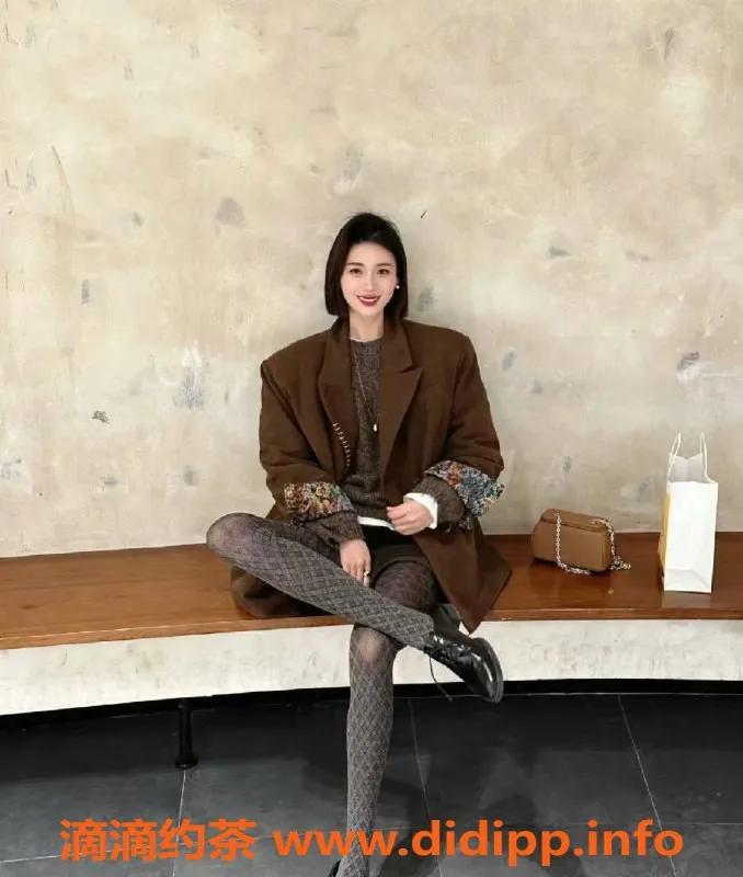 北京楼凤-朝阳小A，丝袜六九，白皙皮肤