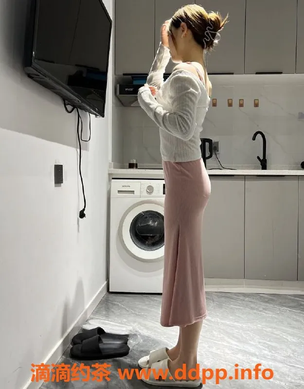 上海楼凤-普陀欣欣，163cm高，45kg重，C罩杯，1100元起