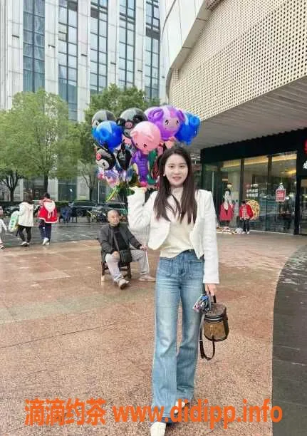 广州楼凤-天河温柔元宝，26岁，胸围36D，服务超棒