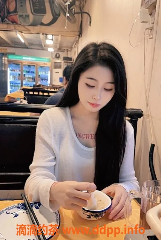 深圳楼凤-南山妍宝儿，嫩妹大胸，私聊仅需P1000起