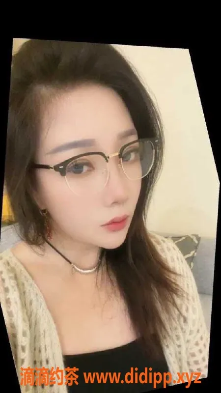 广州楼凤资源信息,广州番禺风骚妩媚千爱，168cm、36D超诱惑