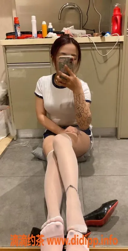 成都楼凤-成都可儿萝莉学妹，修车服务超热辣！