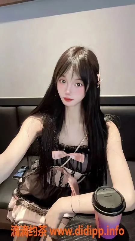 重庆楼凤-重庆琪琪，165cm高，42斤，B罩杯，夜课20米