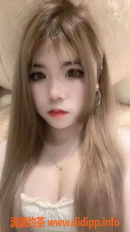 成都楼凤-成都18岁贞贞，156cm、100斤，500元嫩妹服务