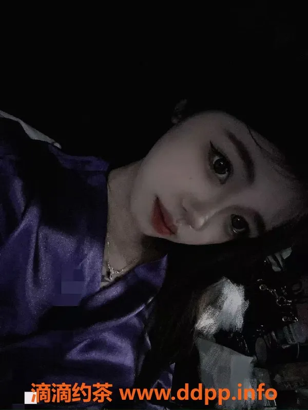 深圳楼凤-龙华小柠🉑双飞服务，900p 1600pp等你来体验！