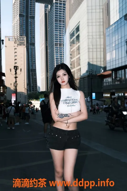 深圳楼凤-龙华小柠🉑双飞服务，900p 1600pp等你来体验！