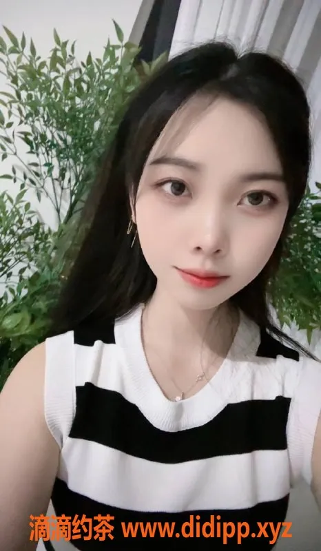 深圳楼凤-龙岗小奶油，甜美服务等你体验