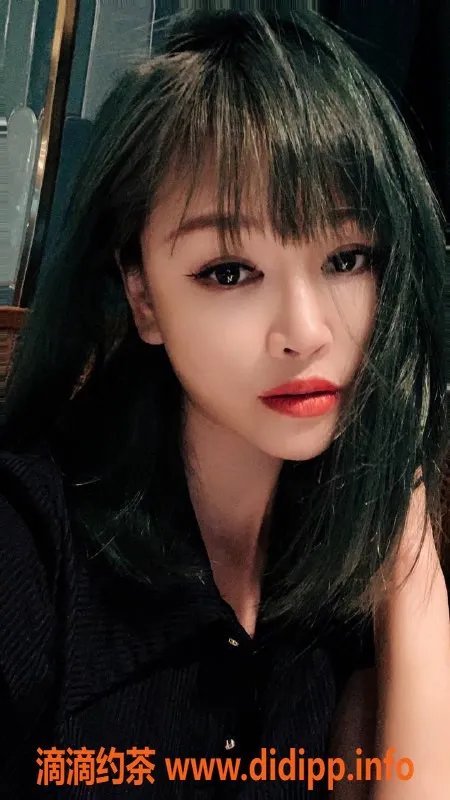 深圳楼凤-龙华Linda，价格900，服务多样，尽享激情体验