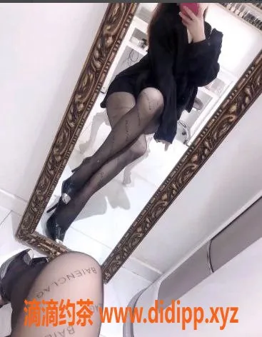 广州楼凤-天河性感小芳，26岁，400元45分钟服务