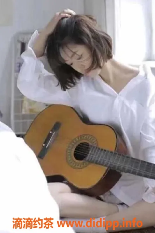 广州楼凤-增城新人美丽，25岁，164cm，快餐300，全套500