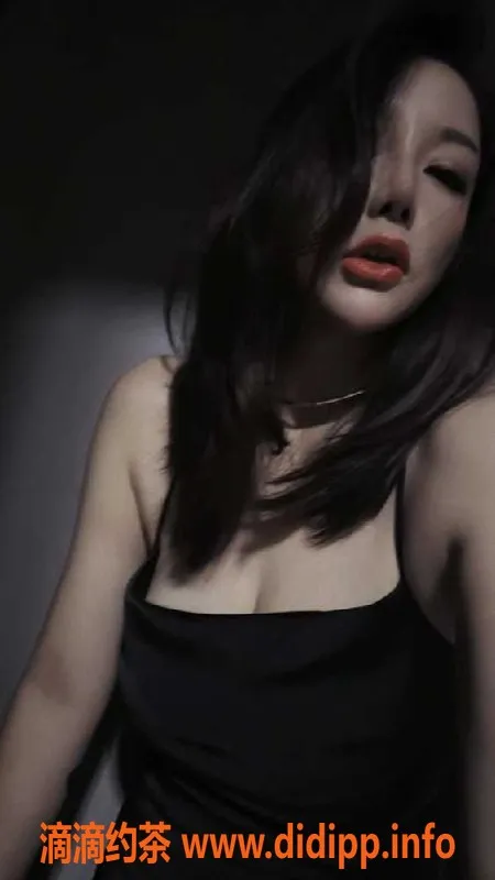 广州楼凤资源信息,广州白云大奶少妇菲菲，34岁身高166cm