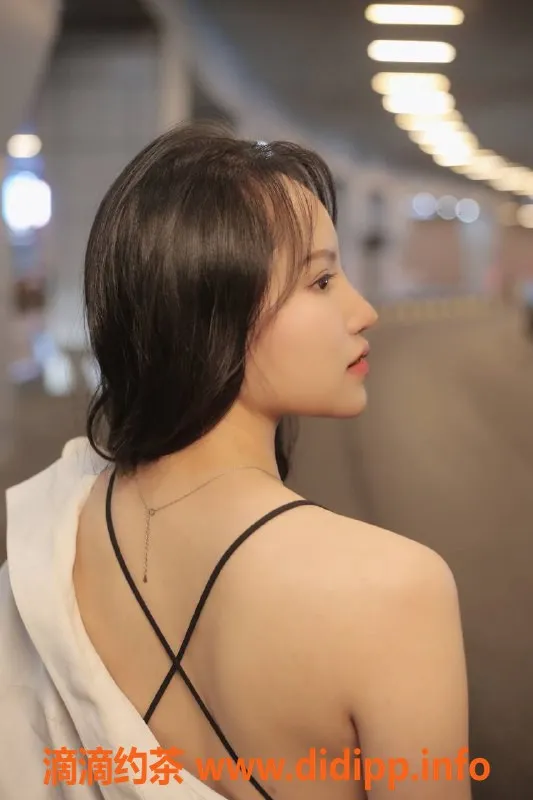 重庆楼凤资源信息,观音桥闺蜜，身材苗条，服务温柔，综合指数8.1颗