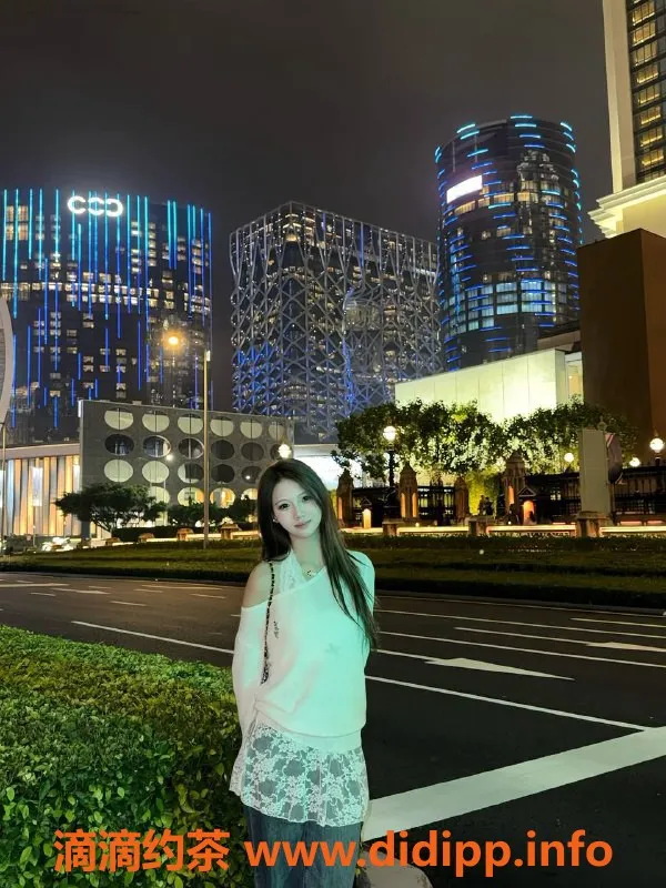 深圳楼凤-龙华小韵瑶，高颜值嫩妹，私聊约会服务