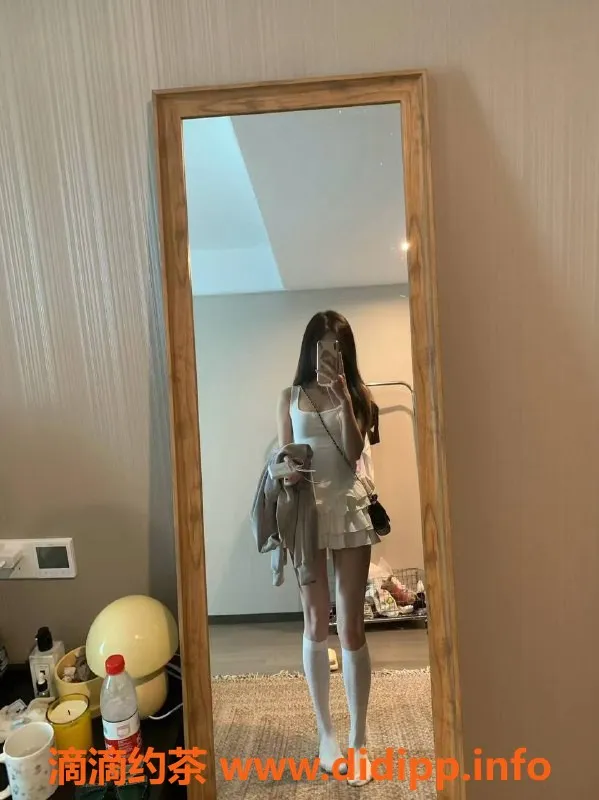 深圳楼凤-福田小鹿，1600元私密服务，期待你的到来！