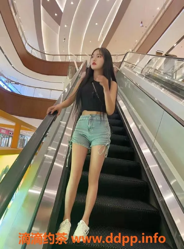 深圳楼凤-南山小叮当，899元舌吻按摩服务