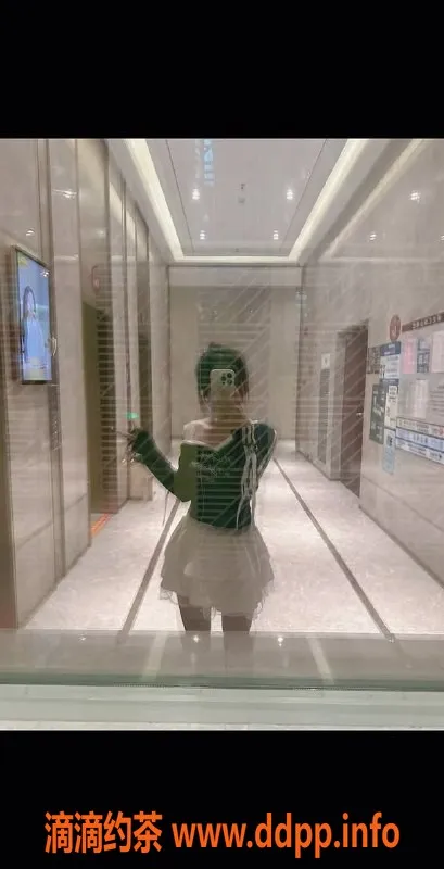 深圳楼凤-宝安嫩妹小嘉，超值体验只需P800起