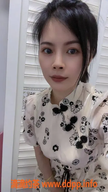 南宁楼凤-西乡塘区少妇洗洗吸吸，500元/1次服务