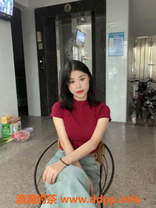 广州楼凤-天河小月亮，20岁大学生，身高165，价格600